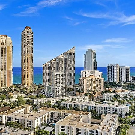 One Bedroom Steps Away From The Beach! Sunny Isles Beach Buitenkant foto